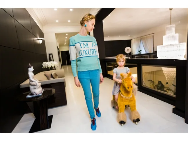 Generation Wealth. Кадр 5