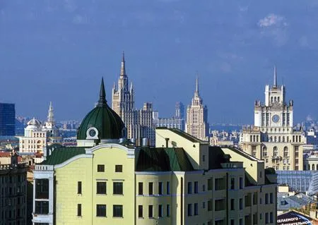 Огни и линии большого города. Кадр 4