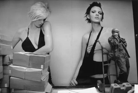Side scenes of the Moscow Fashion. Кадр 5