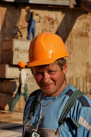 We build the house. Кадр 2