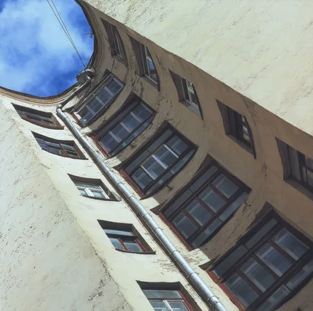 Swan song of Russian Modern: Profitable Moscow. Кадр 20