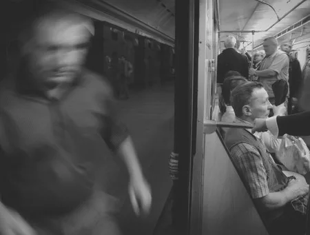 Метро. Лето 2007. Кадр 7