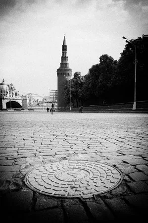 Площадь Люка. Кадр 9