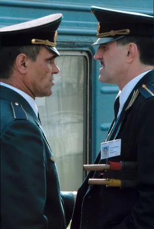 Поезд отправляется. Кадр 5
