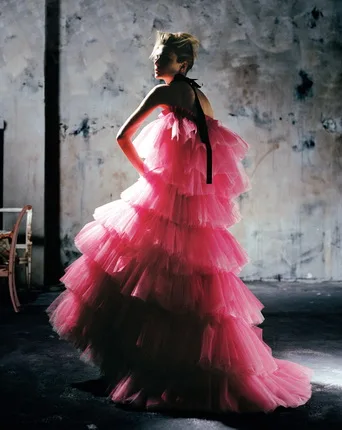 ОУТУМУРО. LOOKS. Кадр 1