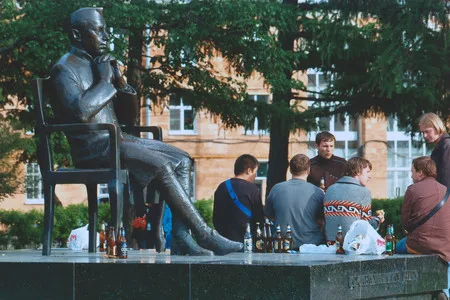 Monuments. Кадр 5