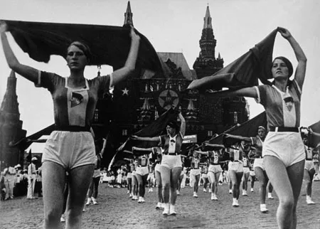 A New Look at Russian Photography, 1910s-1940s. Between Pictorialism and Constructivism. Кадр 1