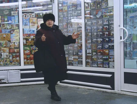 Booths and shops. Кадр 6