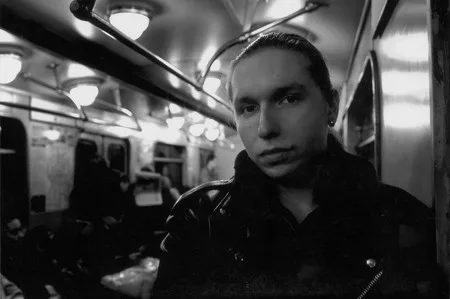 Faces in a subway. Кадр 3