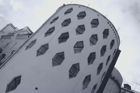Round. Кадр 1