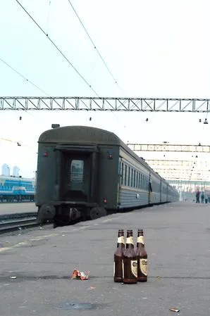 Поезд отправляется. Кадр 2