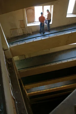 Constructivism masterpieces. Textile institute hostel. Кадр 14