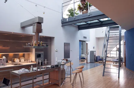 Interiors of Moscow appartments. Кадр 7