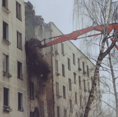 Снос пятиэтажек в северном округе г.Москвы. Кадр 23