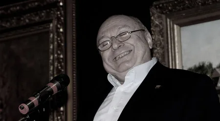 The VIP - not the VIP. Кадр 1