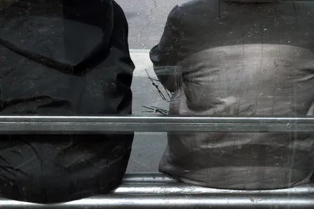 Bypassers. Кадр 3