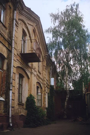 City gray age. Кадр 6