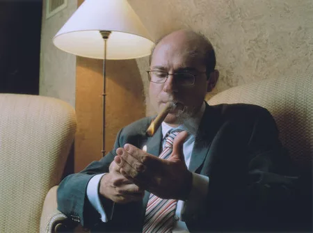 Gentlemen choose cigars. Кадр 1