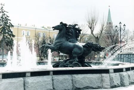 Весной в Москве. Кадр 4