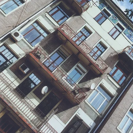 Swan song of Russian Modern: Profitable Moscow. Кадр 11