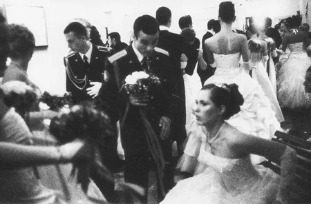 At Wien ball. Кадр 3