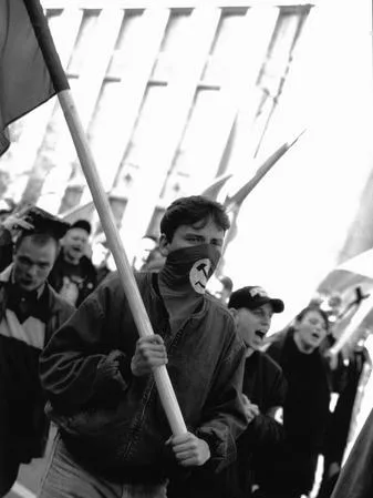 Первомайская демонстрация национал-большевиков. Кадр 3