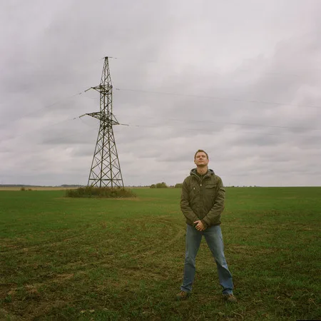 Alone in the field. Кадр 6