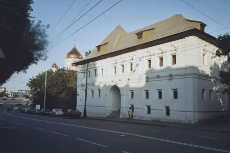 Шпили — купола. Кадр 1