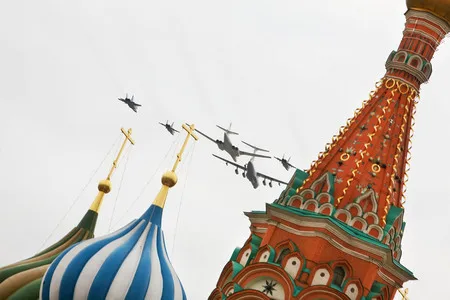 Moscow. Parade. Кадр 4
