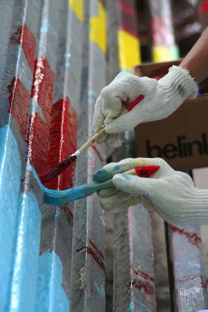 Fresh paint. Кадр 10