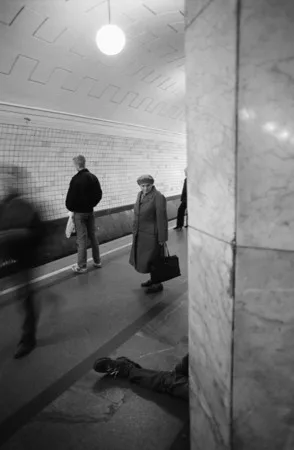 Private space in the Moscow undeground. Кадр 5
