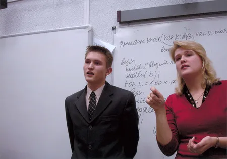 Students — persons hard of hearing in Moscow State Technical University n.a. Bauman. Кадр 4