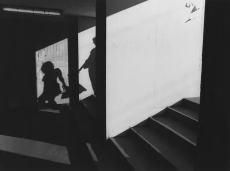 Following a shadow. Кадр 2