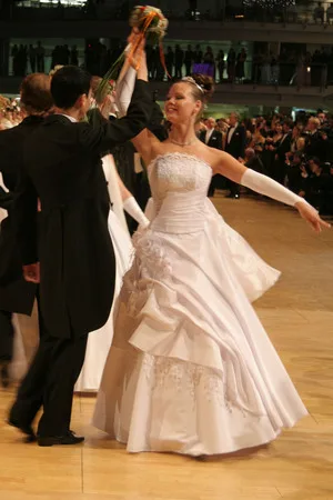 Viennese ball. Кадр 8