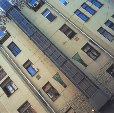 Swan song of Russian Modern: Profitable Moscow. Кадр 18
