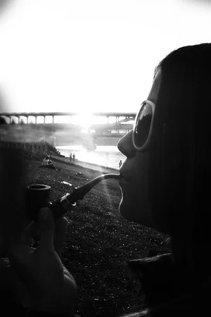 Man with a pipe. Кадр 5