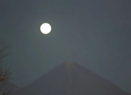 Moon. Кадр 1