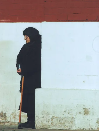 Lines and people. Кадр 6