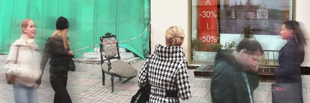 People in the city. Кадр 2