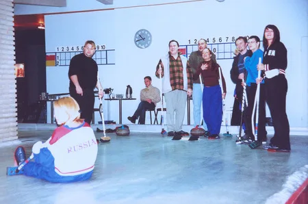 Curling and the road. Кадр 6