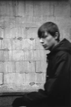 Some minutes of looking over passers-by. Кадр 3