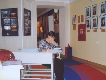 Children and tutors. Кадр 13