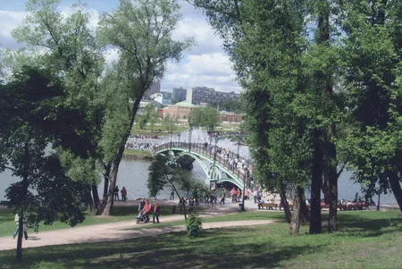 Bridges. Кадр 4