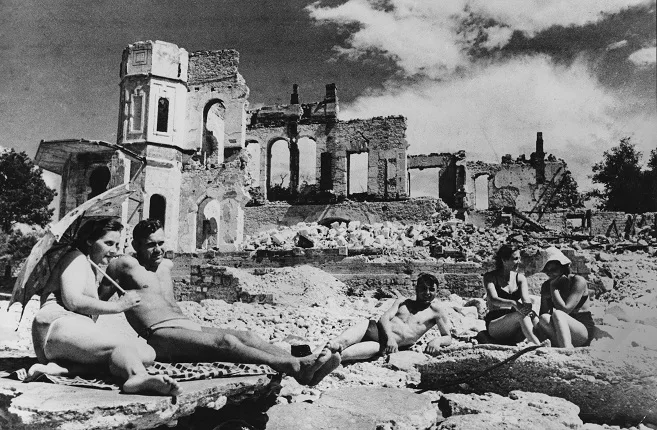 Крымская весна. Год 1944. Кадр 1