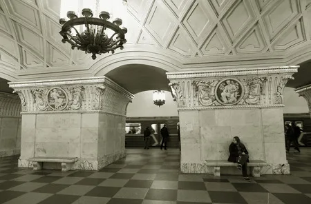 Ring subway line had been closed 55 years ago. Кадр 12