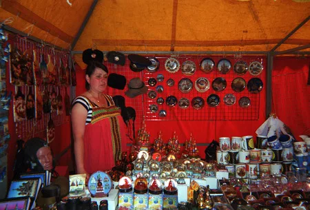 Shopping street. Кадр 3