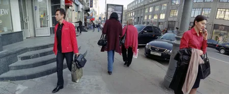 People in different. Кадр 2