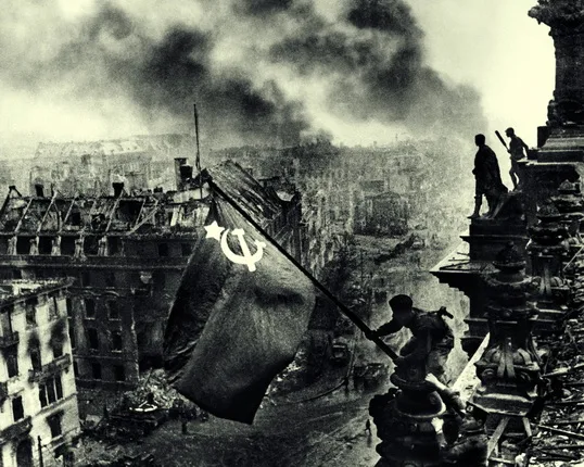 Russia. XX century in photographs. 1941—1945. Кадр 7