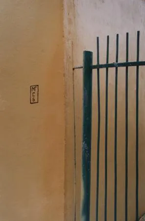 Symbols. Кадр 1