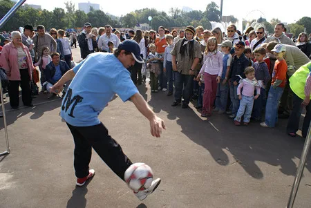 Silver Rain radiostation party in Central Park of culture. Кадр 4